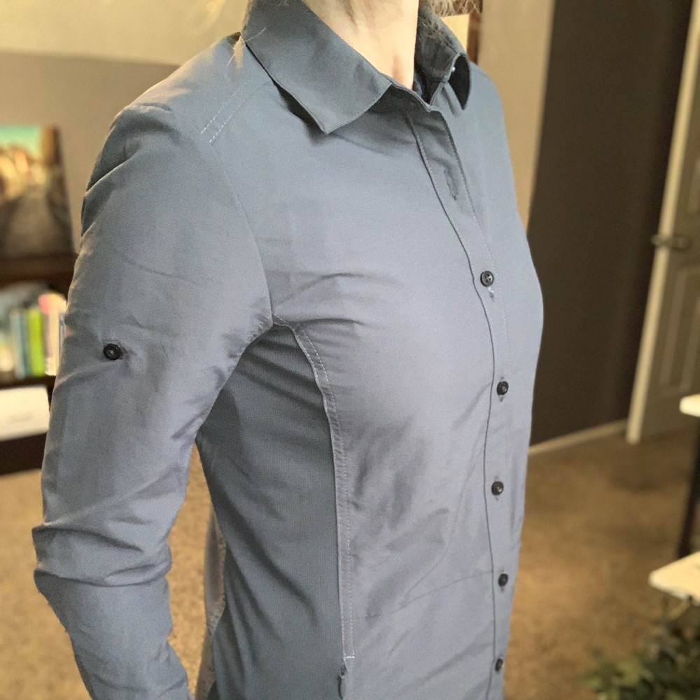 Kuhl women’s shirt. Like new. Size xs